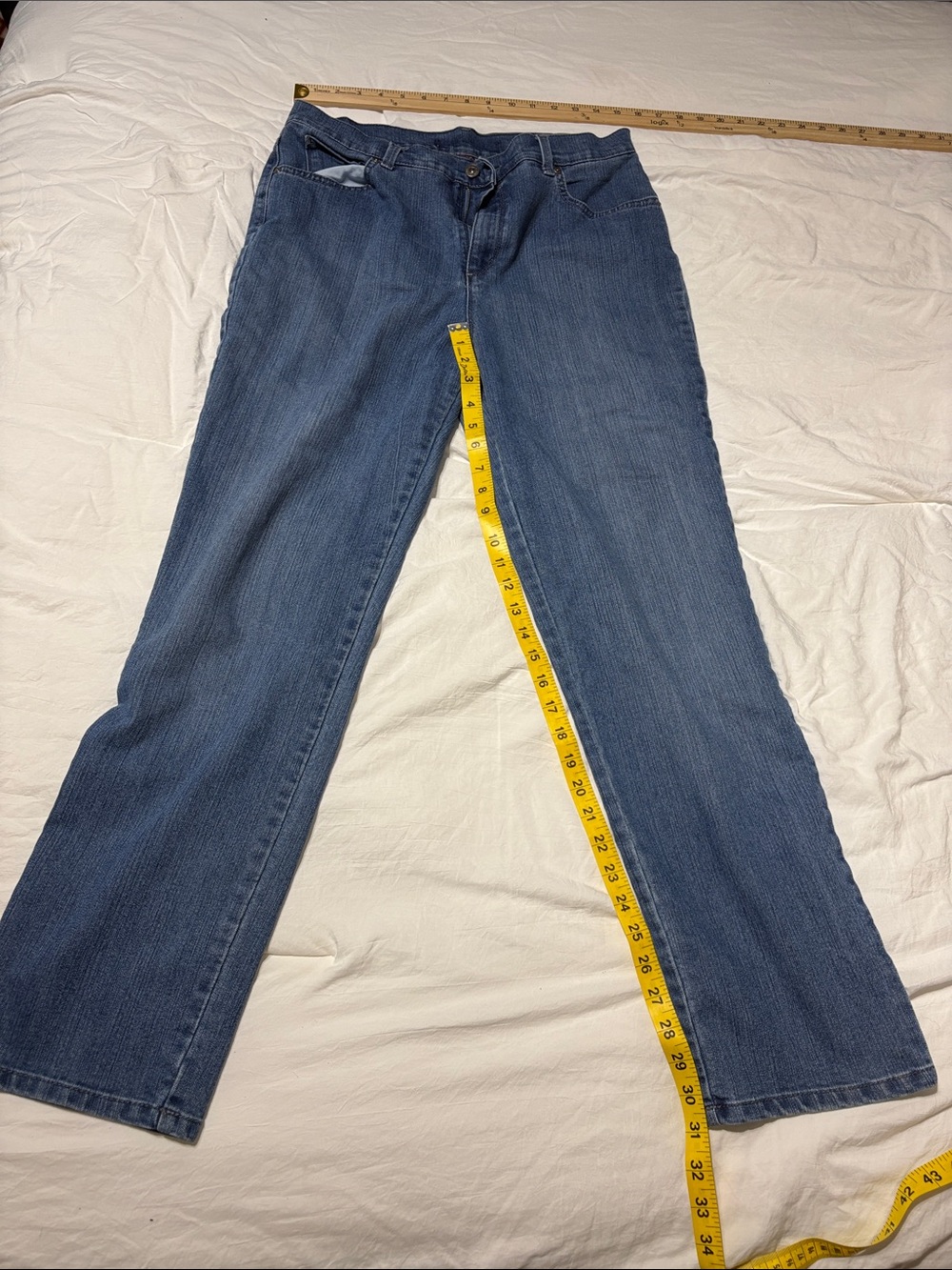 Gloria Vanderbilt Medium Blue Straight-Leg Jeans